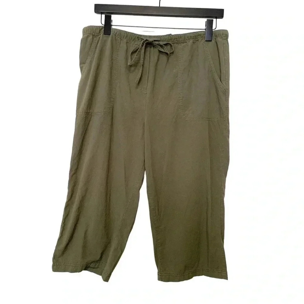 George roomy, airy and light 100% cotton capris in sage green
